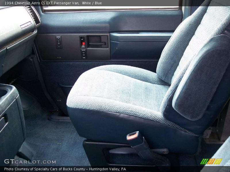 White / Blue 1994 Chevrolet Astro CS EXT Passenger Van