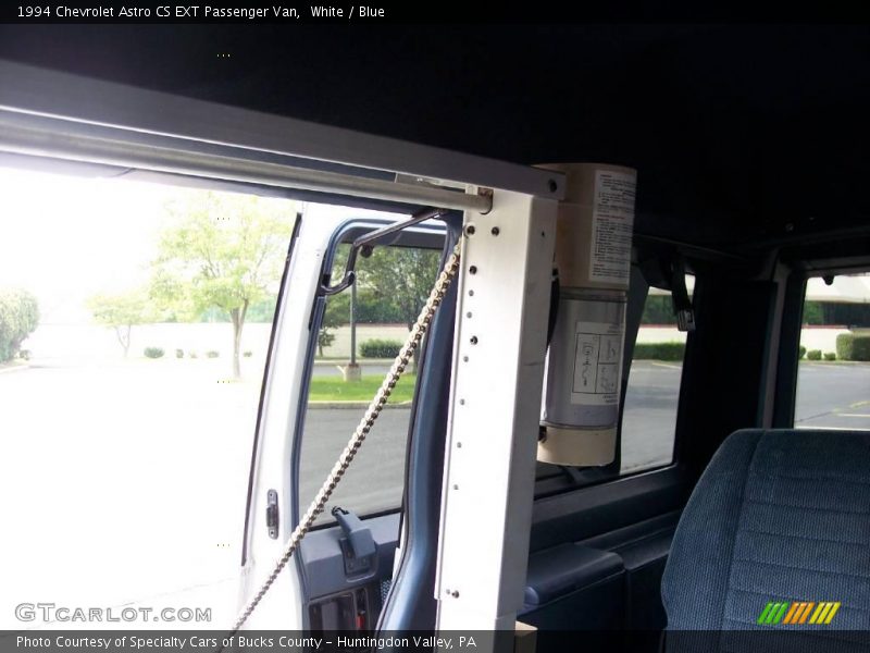 White / Blue 1994 Chevrolet Astro CS EXT Passenger Van