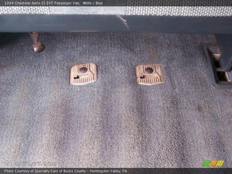 White / Blue 1994 Chevrolet Astro CS EXT Passenger Van