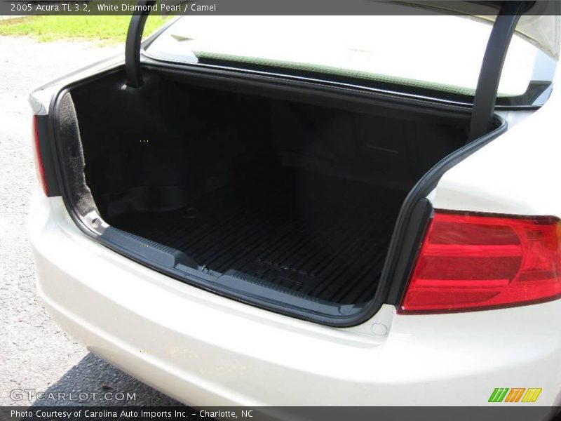 White Diamond Pearl / Camel 2005 Acura TL 3.2