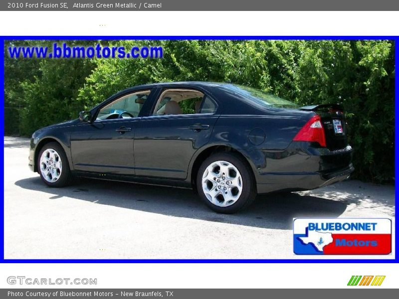 Atlantis Green Metallic / Camel 2010 Ford Fusion SE
