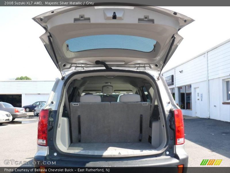 Majestic Silver Metallic / Grey 2008 Suzuki XL7 AWD