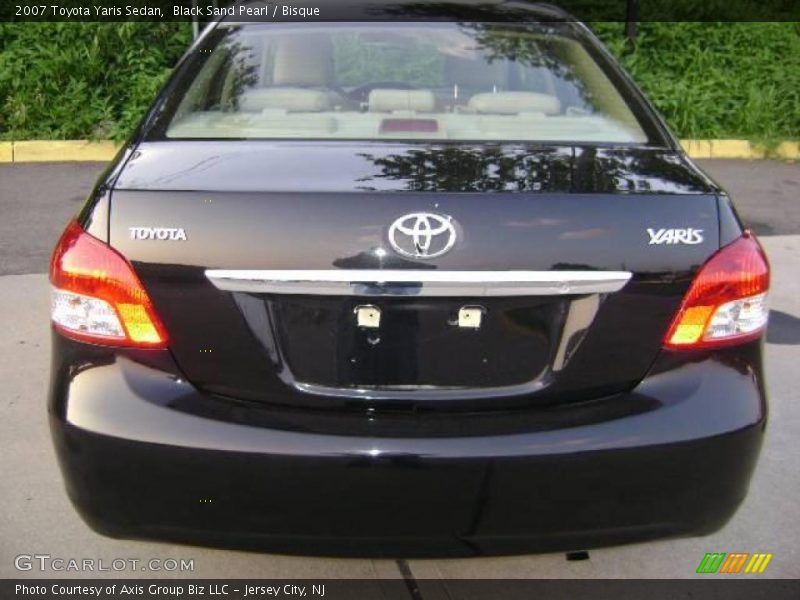 Black Sand Pearl / Bisque 2007 Toyota Yaris Sedan