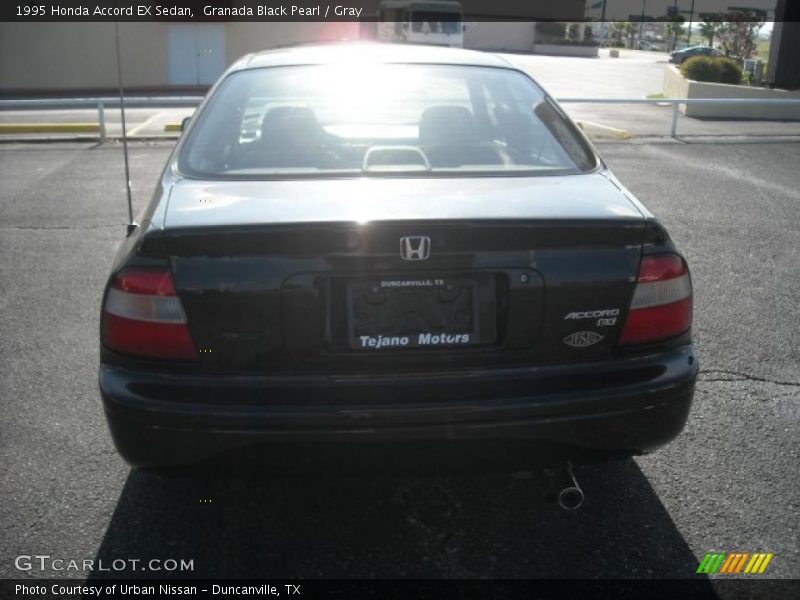 Granada Black Pearl / Gray 1995 Honda Accord EX Sedan