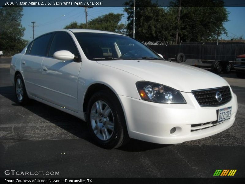 Satin White Pearl / Charcoal 2006 Nissan Altima 2.5 S