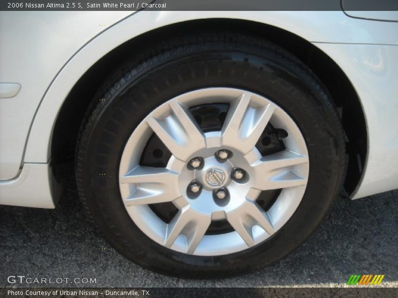 Satin White Pearl / Charcoal 2006 Nissan Altima 2.5 S