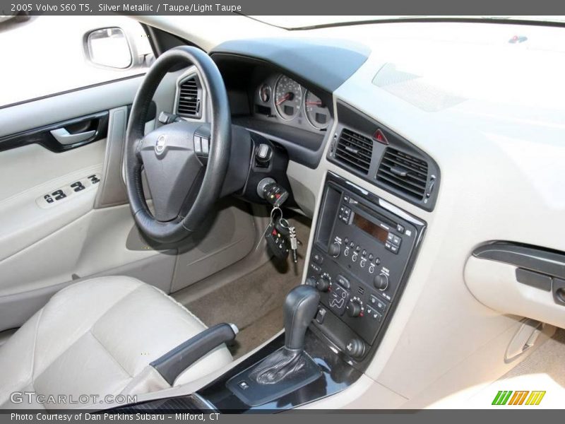 Silver Metallic / Taupe/Light Taupe 2005 Volvo S60 T5