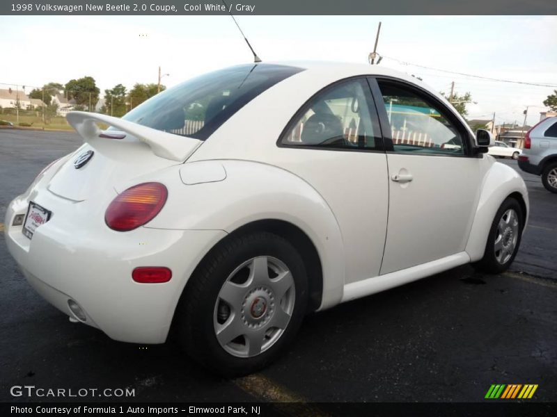 Cool White / Gray 1998 Volkswagen New Beetle 2.0 Coupe