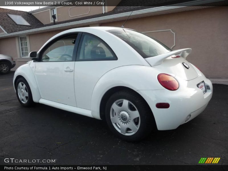 Cool White / Gray 1998 Volkswagen New Beetle 2.0 Coupe