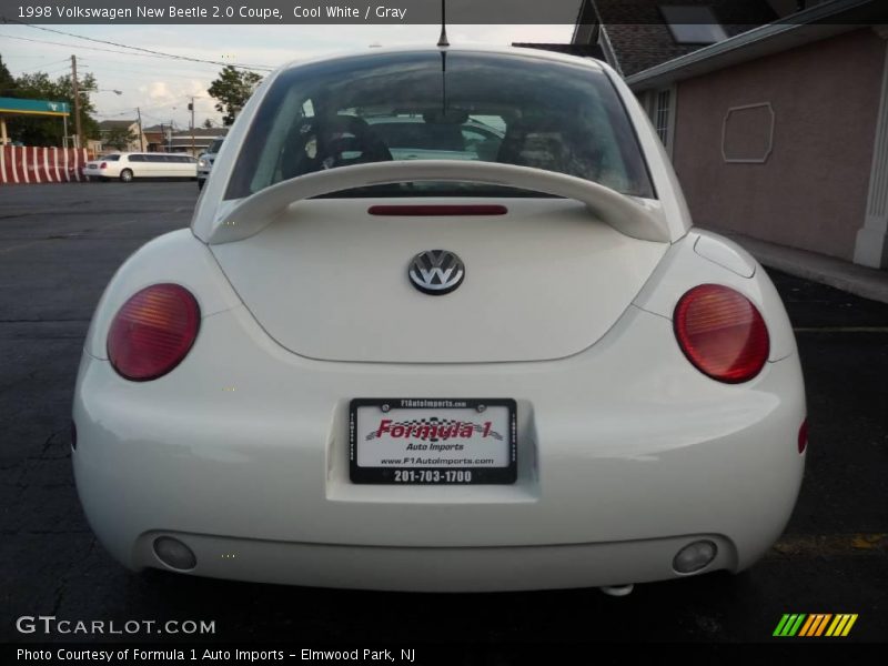 Cool White / Gray 1998 Volkswagen New Beetle 2.0 Coupe