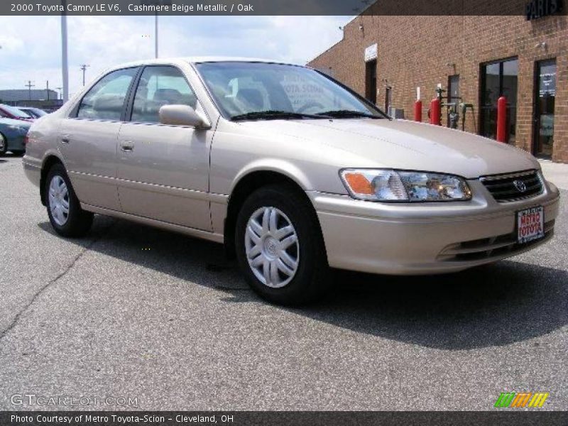 Cashmere Beige Metallic / Oak 2000 Toyota Camry LE V6