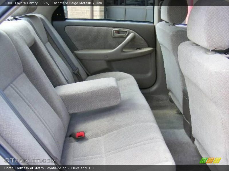 Cashmere Beige Metallic / Oak 2000 Toyota Camry LE V6