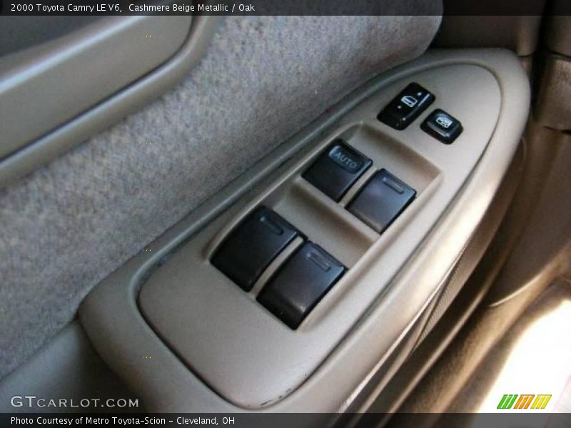 Cashmere Beige Metallic / Oak 2000 Toyota Camry LE V6