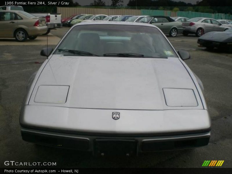 Silver / Gray 1986 Pontiac Fiero 2M4