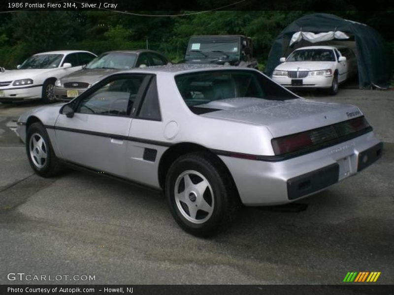 Silver / Gray 1986 Pontiac Fiero 2M4