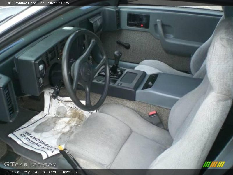 Silver / Gray 1986 Pontiac Fiero 2M4