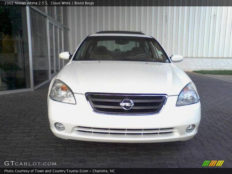 Cloud White / Blond Beige 2002 Nissan Altima 2.5 S