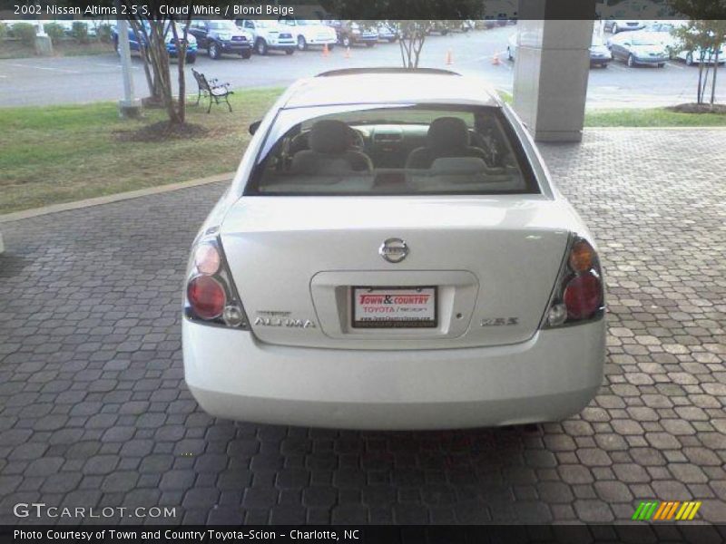Cloud White / Blond Beige 2002 Nissan Altima 2.5 S