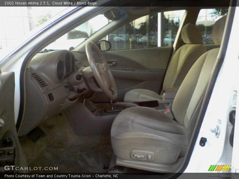 Cloud White / Blond Beige 2002 Nissan Altima 2.5 S