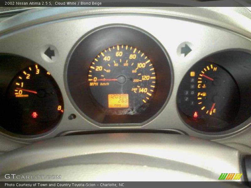 Cloud White / Blond Beige 2002 Nissan Altima 2.5 S