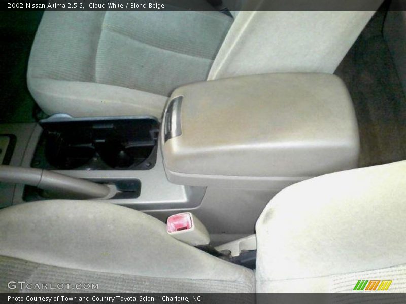 Cloud White / Blond Beige 2002 Nissan Altima 2.5 S