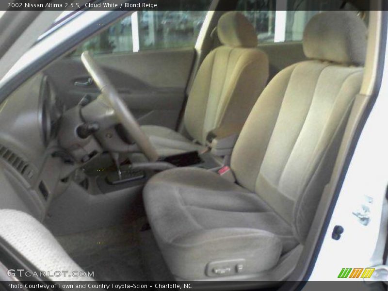 Cloud White / Blond Beige 2002 Nissan Altima 2.5 S