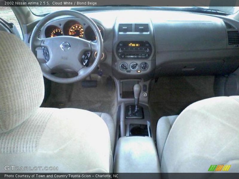 Cloud White / Blond Beige 2002 Nissan Altima 2.5 S