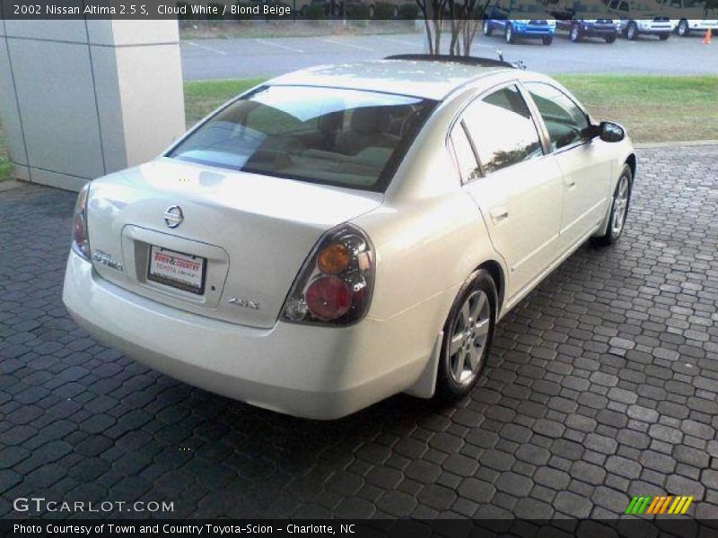 Cloud White / Blond Beige 2002 Nissan Altima 2.5 S