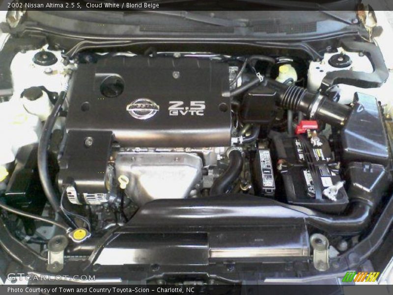 Cloud White / Blond Beige 2002 Nissan Altima 2.5 S
