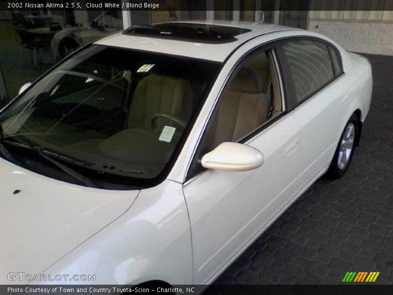 Cloud White / Blond Beige 2002 Nissan Altima 2.5 S