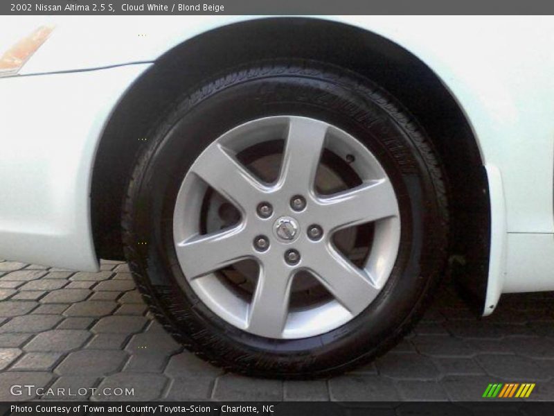 Cloud White / Blond Beige 2002 Nissan Altima 2.5 S