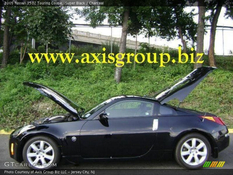 Super Black / Charcoal 2005 Nissan 350Z Touring Coupe