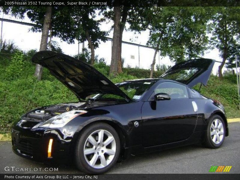 Super Black / Charcoal 2005 Nissan 350Z Touring Coupe