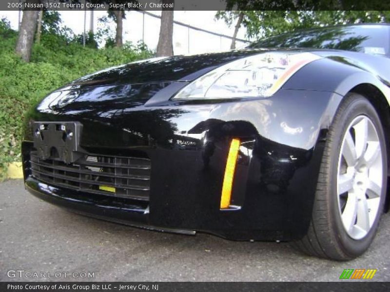 Super Black / Charcoal 2005 Nissan 350Z Touring Coupe