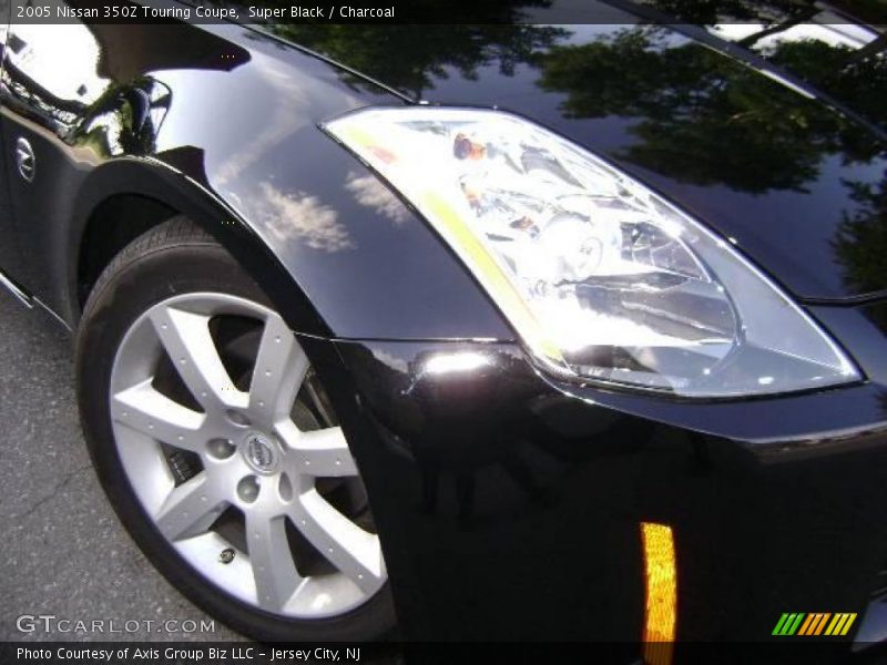 Super Black / Charcoal 2005 Nissan 350Z Touring Coupe
