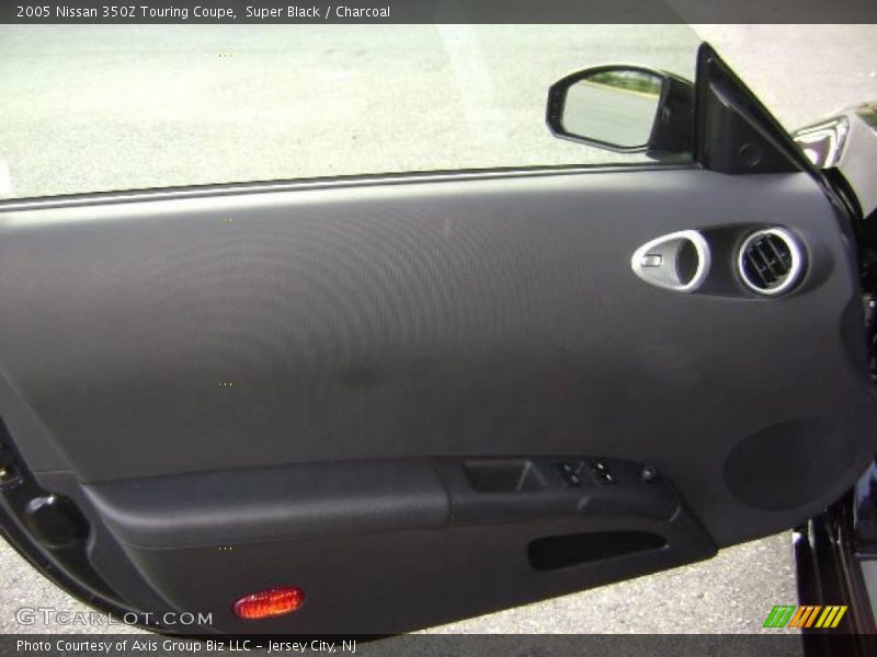 Super Black / Charcoal 2005 Nissan 350Z Touring Coupe
