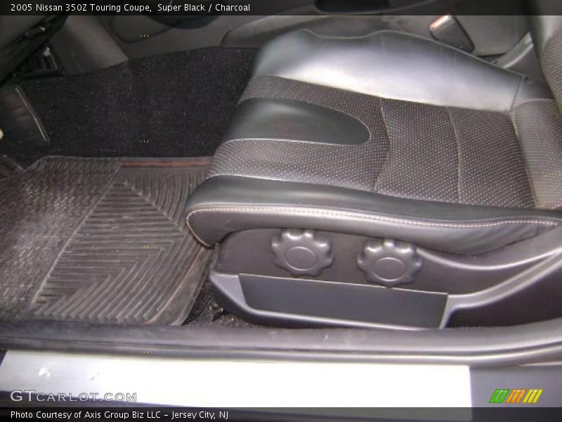 Super Black / Charcoal 2005 Nissan 350Z Touring Coupe