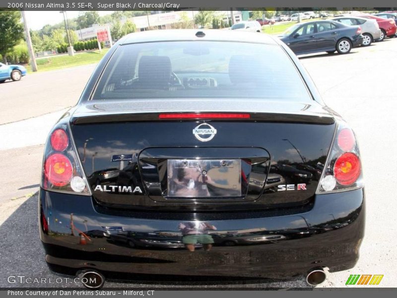 Super Black / Charcoal/Gray 2006 Nissan Altima 3.5 SE-R