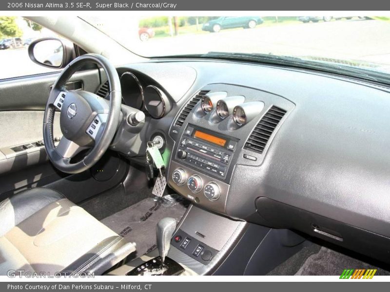 Super Black / Charcoal/Gray 2006 Nissan Altima 3.5 SE-R