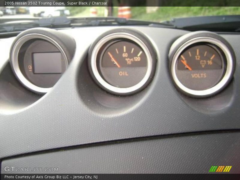 Super Black / Charcoal 2005 Nissan 350Z Touring Coupe