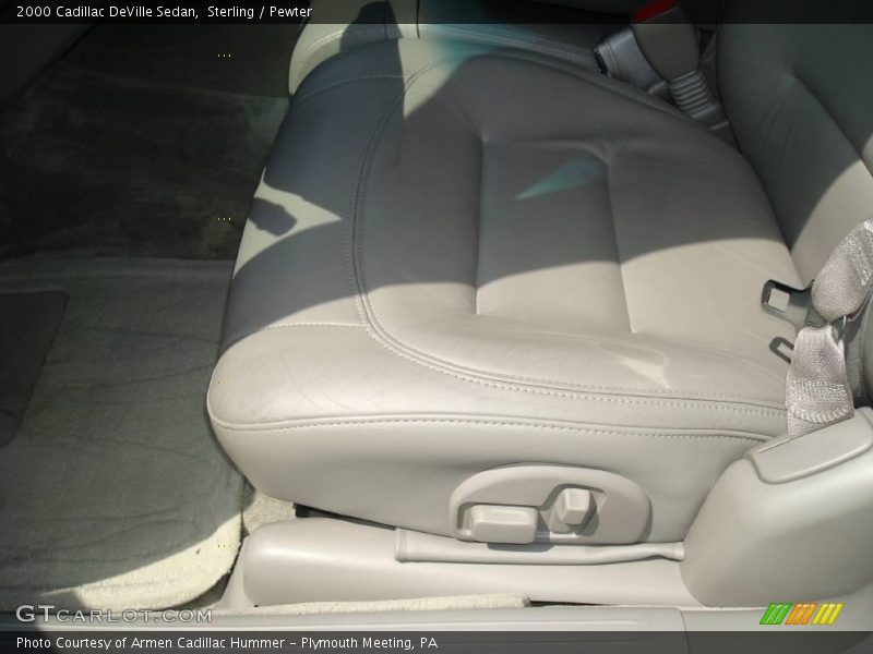 Sterling / Pewter 2000 Cadillac DeVille Sedan