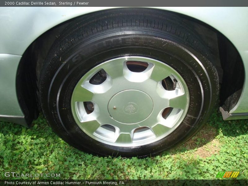 Sterling / Pewter 2000 Cadillac DeVille Sedan