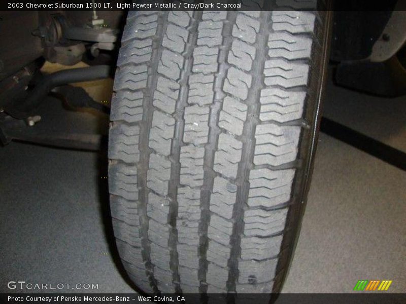 Light Pewter Metallic / Gray/Dark Charcoal 2003 Chevrolet Suburban 1500 LT