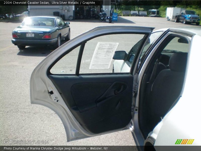 Ultra Silver Metallic / Graphite 2004 Chevrolet Cavalier Sedan
