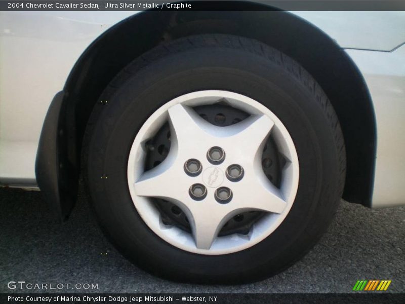 Ultra Silver Metallic / Graphite 2004 Chevrolet Cavalier Sedan