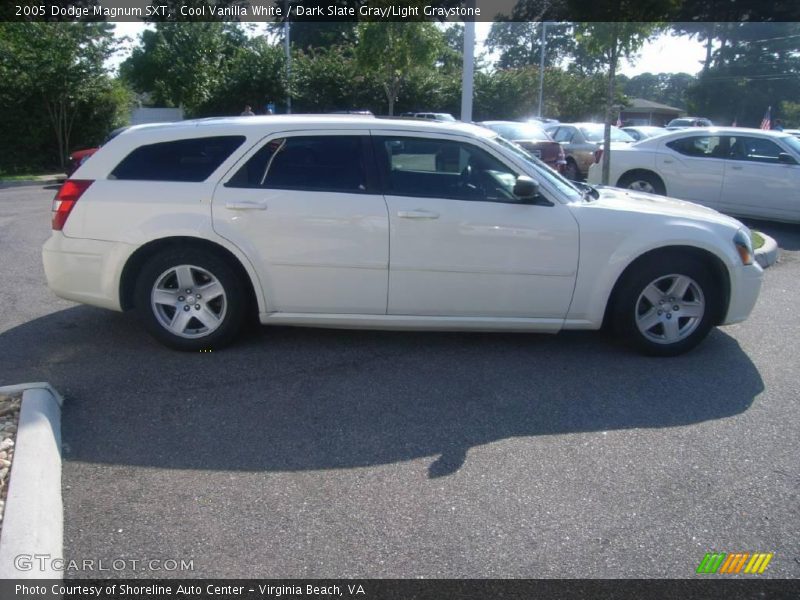 Cool Vanilla White / Dark Slate Gray/Light Graystone 2005 Dodge Magnum SXT