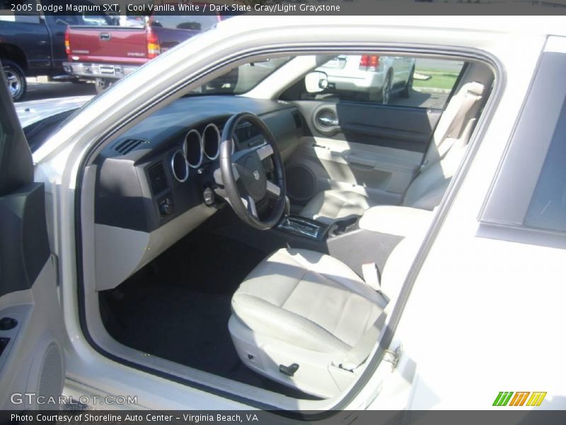 Cool Vanilla White / Dark Slate Gray/Light Graystone 2005 Dodge Magnum SXT