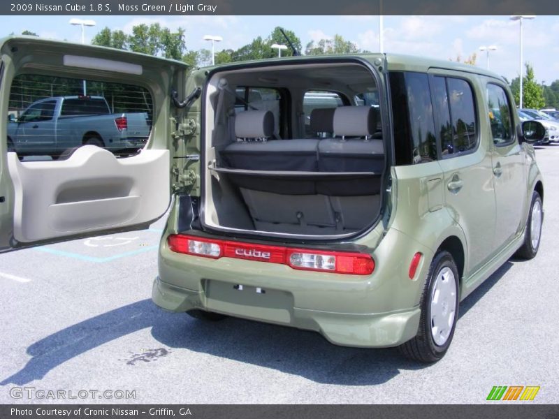 Moss Green / Light Gray 2009 Nissan Cube 1.8 S