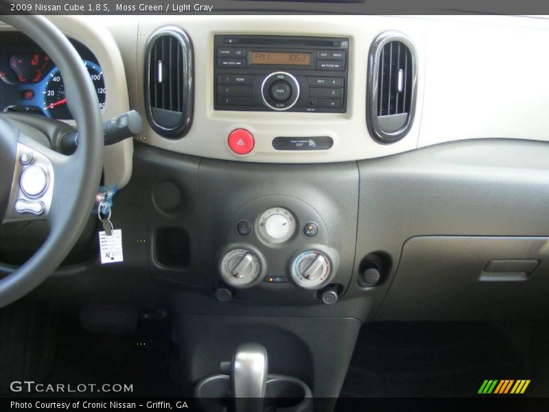 Moss Green / Light Gray 2009 Nissan Cube 1.8 S