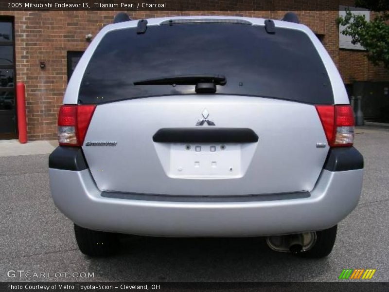 Titanium Pearl / Charcoal 2005 Mitsubishi Endeavor LS